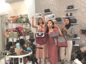 TikTok Shop Ditutup, Omzet Rp 2,5 M Perajin Tas-Dompet Mojokerto Anjlok 90% TikTok Shop Ditutup, Omzet Rp 2,5 M Perajin Tas-Dompet Mojokerto Anjlok 90%