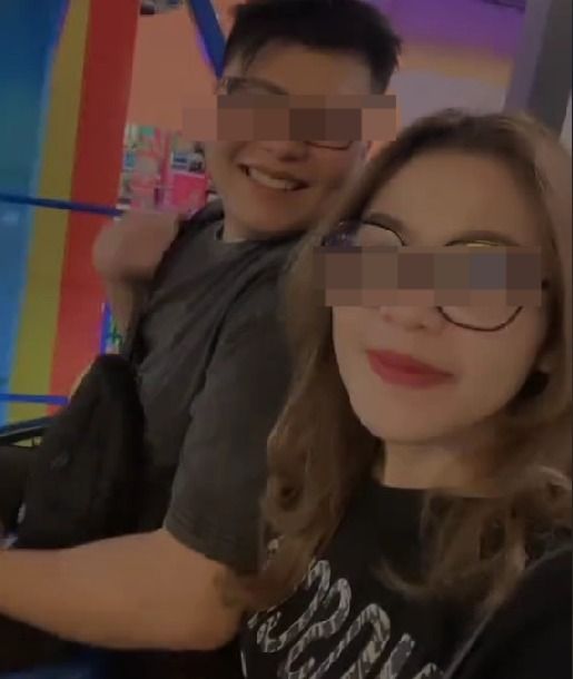 Dini bersama kekasihnya yang berinisial RT.