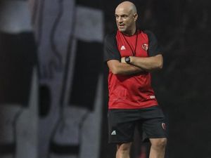 Jelang PSM Vs PSS, Bernardo Tavares Nilai Skuad Mudanya Kurang Pengalaman Jelang PSM Vs PSS, Bernardo Tavares Nilai Skuad Mudanya Kurang Pengalaman