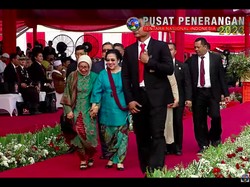 Berkebaya Biru, Megawati Hadiri HUT Ke-78 TNI di Monas