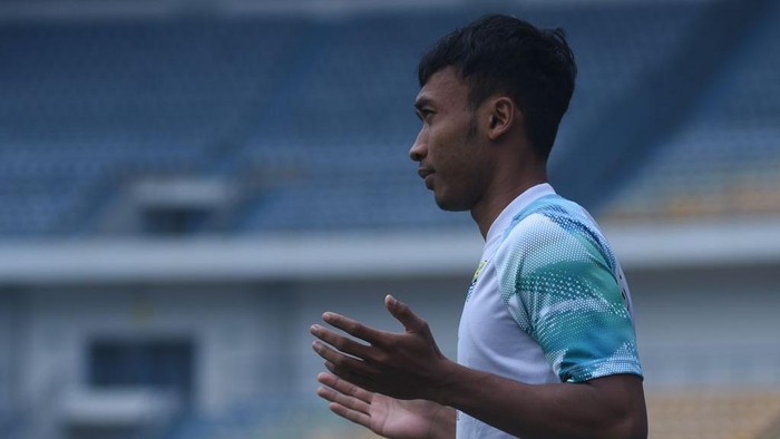 Robi Darwis. Robi Darwis.