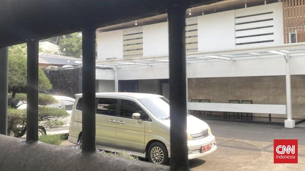 Suasana rumah dinas Menteri Pertanian Syahrul Yasin Limpo tampak lengang usai dirinya tiba di Indonesia dan bakal menghadap Presiden Joko Widodo di Istana.