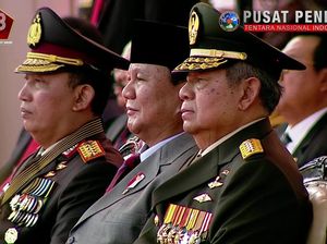 SBY Duduk di Samping Prabowo di Perayaan HUT Ke-78 TNI di Monas