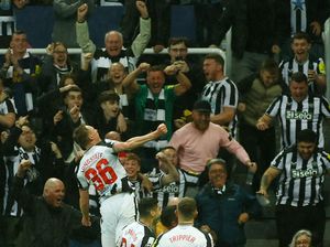 Newcastle Bantai PSG, Fans Mau Bolos Kerja? Newcastle Bantai PSG, Fans Mau Bolos Kerja?