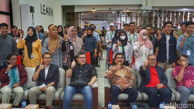 Seminar Nasional dan Bedah Buku Ekonomi Politik Media di Era Digital