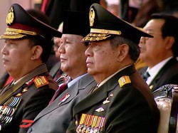 Hadiri Perayaan HUT ke-78 TNI, SBY dan Prabowo Duduk Bersebelahan