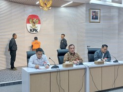 KPK Tetapkan Eks Walkot Bima Tersangka Korupsi, Langsung Ditahan!