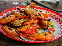 Kotoran di Punggung Udang, Amankah Jika Termakan? Dokter Gizi Bilang Gini