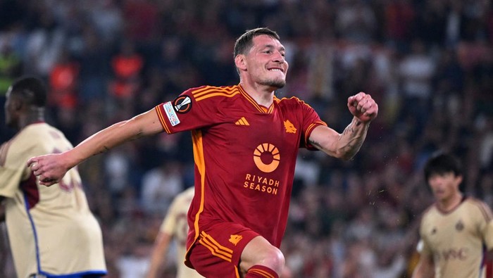 Soccer Football - Europa League - Group G - AS Roma v Servette - Stadio Olimpico, Rome, Italy - October 5, 2023 AS Romas Andrea Belotti celebrates scoring their fourth goal REUTERS/Alberto Lingria