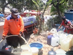 BPBD Jatim Suplai Air Bersih Kurangi Dampak Kekeringan di Situbondo