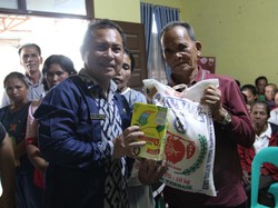 Pemkab Dairi Salurkan Beras-Susu ke Warga Terdampak Angin Puting Beliung