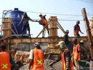 Cegah Rob, Tanggul Pantai di Muara Baru Jakarta Ditinggikan Cegah Rob, Tanggul Pantai di Muara Baru Jakarta Ditinggikan