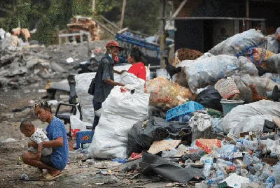Mengais Asa di Kampung Pemulung Menteng Atas