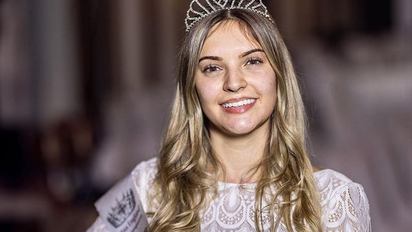 8 Potret Kontes Kecantikan Tanpa Makeup, Seperti Ini Wajah Para Pesertanya