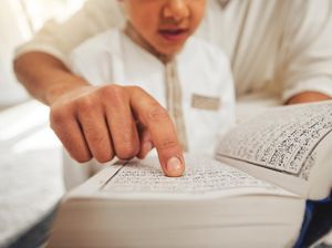 Surat Al Falaq Lengkap dengan Tulisan Arab, Terjemahan hingga Maknanya Surat Al Falaq Lengkap dengan Tulisan Arab, Terjemahan hingga Maknanya