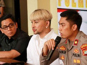 Caren Delano Puji Kinerja Polisi Tangkap Sopir yang Bawa Kabur Mobilnya Caren Delano Puji Kinerja Polisi Tangkap Sopir yang Bawa Kabur Mobilnya