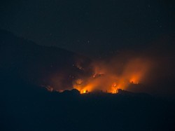Lokasi Sulit, Pemadaman Manual di Gunung Lawu Karanganyar Dihentikan