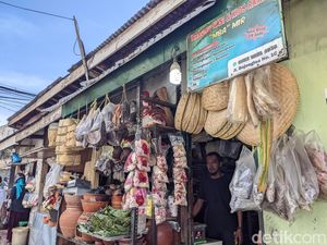 Sepenggal Cerita dari Penjual Sesajen di Kota Bandung