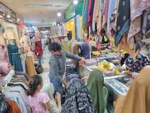 Pedagang PGS Bersyukur TikTok Shop Ditutup: Omzet Sempat Turun 100 Persen Pedagang PGS Bersyukur TikTok Shop Ditutup: Omzet Sempat Turun 100 Persen