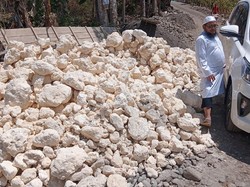 Warga Bone Keluhkan Proyek Jalan Rp 8,8 M Gunakan Material Batu Kapur