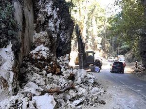 Siap-siap! Jalan Poros Maros-Bone di Camba Akan Ditutup 12 Jam Mulai Besok Siap-siap! Jalan Poros Maros-Bone di Camba Akan Ditutup 12 Jam Mulai Besok