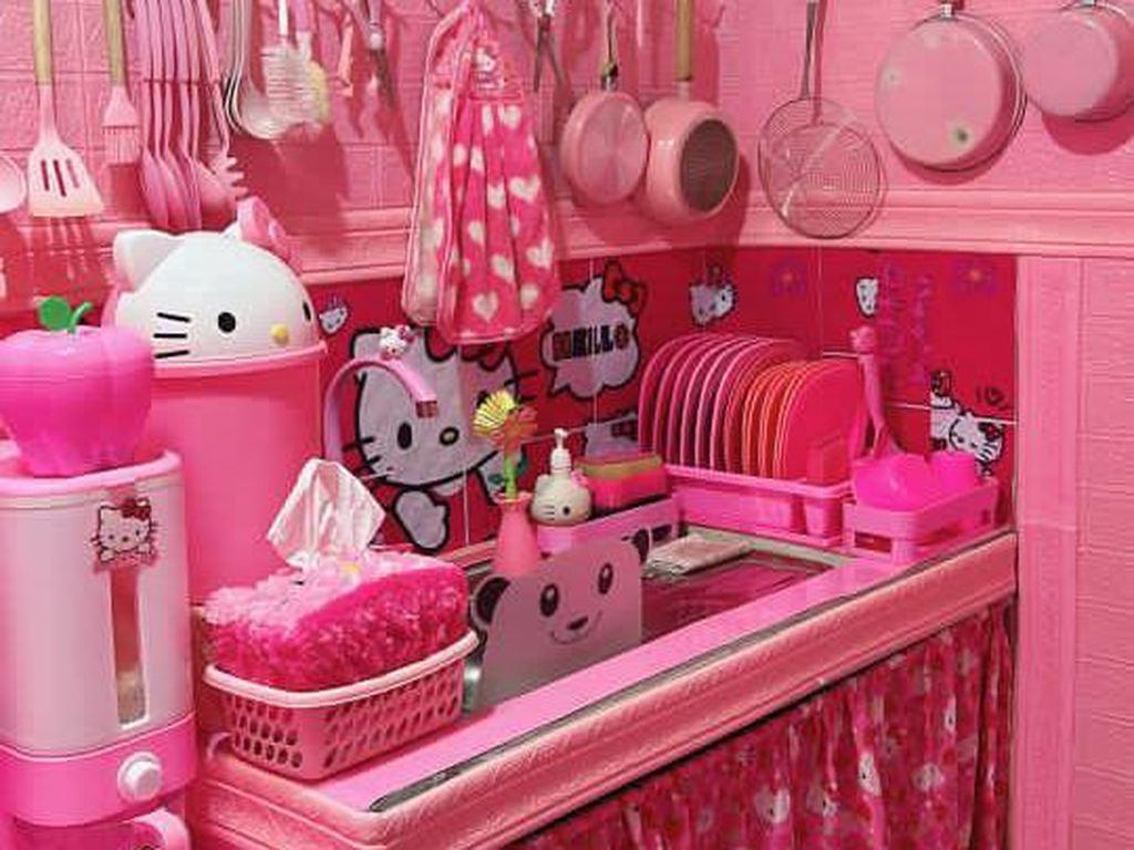 Potret Rumah Pink Serba Hello Kitty di Ciamis, Viral Dinyinyirin Netizen Potret Rumah Pink Serba Hello Kitty di Ciamis, Viral Dinyinyirin Netizen