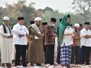 Pemkab Sarolangun Gelar Salat Istisqa Minta Turun Hujan Atasi Karhutla