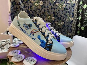 Siswa SMK Jogja Bikin Sneakers Batik Nusantara, Motif Jawa Barat hingga Papua Siswa SMK Jogja Bikin Sneakers Batik Nusantara, Motif Jawa Barat hingga Papua