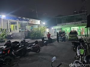 Asap Kebakaran TPA Semarang Masuk ke Permukiman, Warga Sambat Sesak