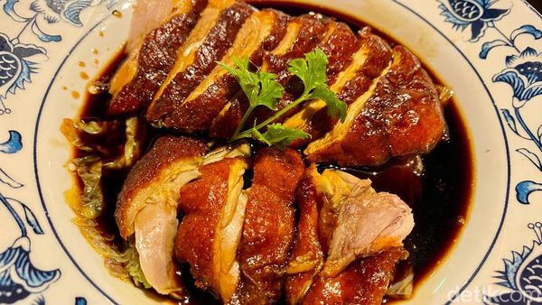 Hang Out Seru di Restoran Oriental Sambil Makan Bebek Panggang Hong Kong