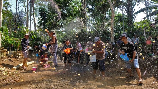 Tradisi Perang Dawet Cendol untuk Meminta Hujan di Temanggung