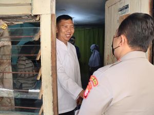 Kapolres Jaksel Beri Penghargaan ke Aipda Rully, Polisi Jagakarsa yang Viral Kapolres Jaksel Beri Penghargaan ke Aipda Rully, Polisi Jagakarsa yang Viral