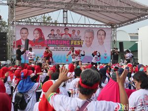 Ribuan Relawan Kenalkan Sosok Ganjar Lewat Bandung Fest