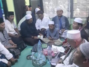 Giliran Relawan Gibran Ciawi Doa Agar Gugatan Usia Capres-Cawapres Dikabulkan