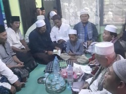 Giliran Relawan Gibran Ciawi Doa Agar Gugatan Usia Capres-Cawapres Dikabulkan