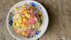 Slurpp! Segarnya Es Teler dan Es Oyen Legendaris di Kemayoran Sejak 1960