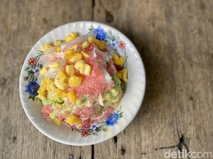 Slurpp! Segarnya Es Teler dan Es Oyen Legendaris di Kemayoran Sejak 1960