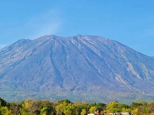 Wanita Asal Slovakia Jatuh Saat Naik Gunung Agung Tengah Malam Wanita Asal Slovakia Jatuh Saat Naik Gunung Agung Tengah Malam