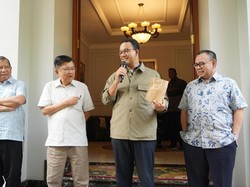 Kala JK Beri Anies Multivitamin: Supaya Stamina Kuat 4 Bulan ke Depan