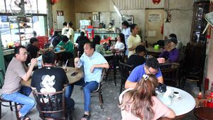 Mengunjungi Tempat Ngopi Paling Legendaris di Medan