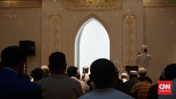 Suasana salat Jumat di Masjid Hangzhou, Provinsi Zhejiang, Hangzhou, China, Jumat (6/10).