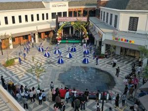 Belanja Barang Kayak di Gotemba Nggak Perlu ke Jepang, Karawang Timur Juga Ada Belanja Barang Kayak di Gotemba Nggak Perlu ke Jepang, Karawang Timur Juga Ada