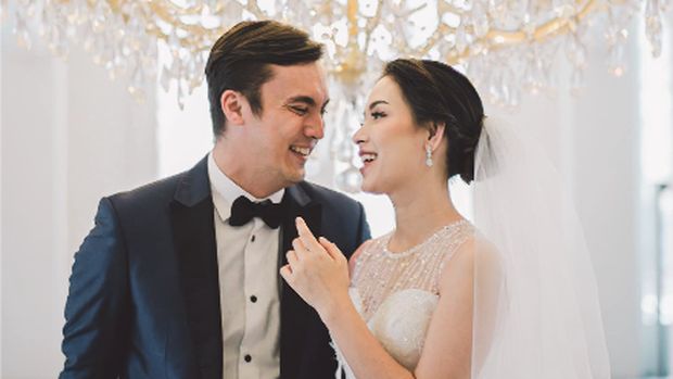 Rendy Kjaernett dan Lady Nayoan menikah lagi.