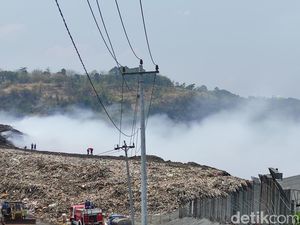 Pemadaman Kebakaran TPA Jatibarang Semarang Diprediksi Kelar 3-4 Hari