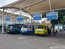 Angkot Masih Sepi Penumpang Meski Pasar Induk Among Tani Kota Batu Dibuka