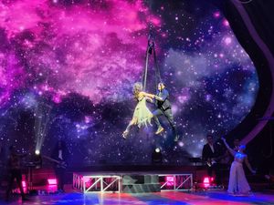 Akrobat Romantis Ariel NOAH dan BCL