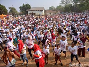 Ribuan Relawan Network For Ganjar Menggoyang Subang