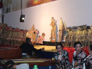 Wayang Kulit Semalam Suntuk Semarakkan HUT TNI Ke-78 di Palembang Wayang Kulit Semalam Suntuk Semarakkan HUT TNI Ke-78 di Palembang