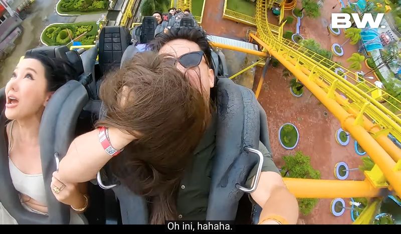 Lucinta Luna naik roller coaster bersama Boy William