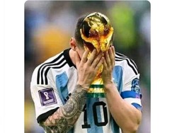 Untung sudah juara Piala Dunia 2022 ya, Messi. (Foto: Twitter @Troll_Football)